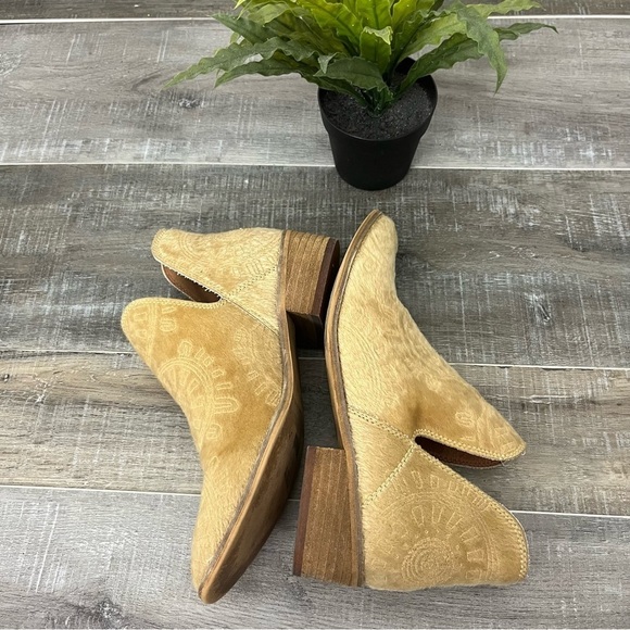 Mi.iM Tan Calf Hair Ankle Boot Size 6.5 - Picture 7 of 12